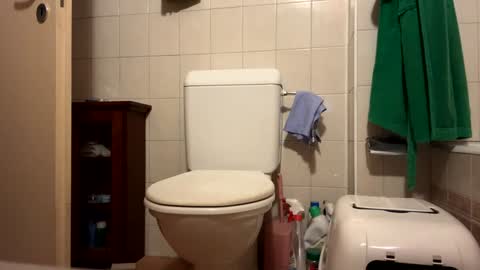 Snapshot of iuuuf2 chatting on 12-08-24, 01:36 Iuuuf2 or Samel online show from 12-08-24, 01:36