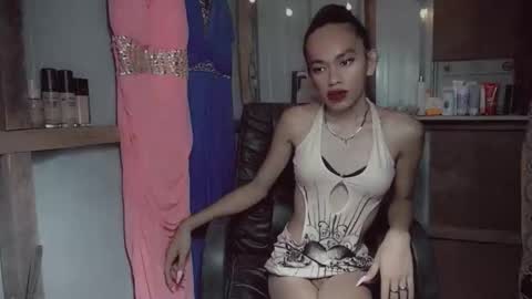 Snapshot of ivan_petiteasian chatting on 12-14-25, 09:03 ivan online show from 12-14-25, 09:03