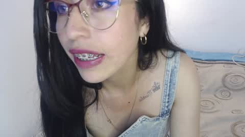 Snapshot of ivana_rose chatting on 02-09-25, 02:38 Adris online show from 02-09-25, 02:38