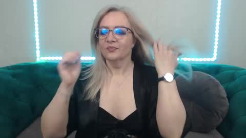 ivanacharm online show from 04-21-26, 03:46