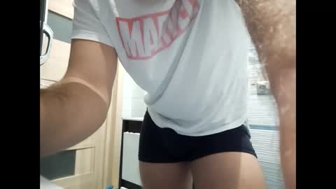 Snapshot of ivanes888 chatting on 12-14-25, 03:34 Mickey online show from 12-14-25, 03:34