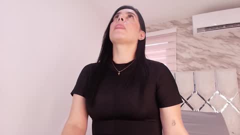 Snapshot of ivanna_vega_ chatting on 02-13-26, 07:21 ivanna online show from 02-13-26, 07:21