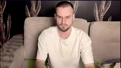 Snapshot of iveran_love1 chatting on 10-18-25, 07:03 iveran online show from 10-18-25, 07:03