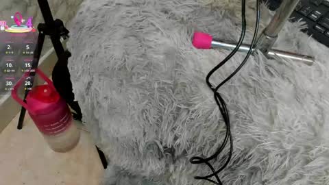 Ivis  online show from 04-19-26, 01:43