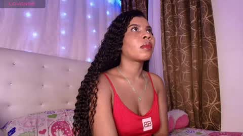 Snapshot of ivonjoness chatting on 05-24-26, 03:33 Ivon Miss Jones online show from 05-24-26, 03:33