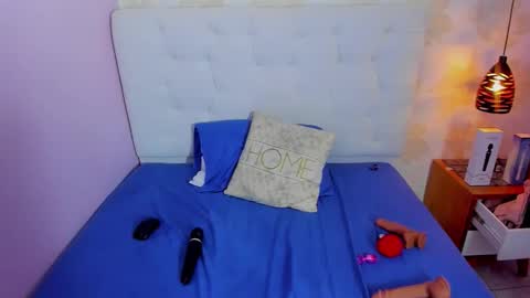 IVONE   online show from 11-12-25, 07:35