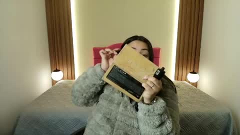 I V O N N E R O S S online show from 04-21-26, 11:49