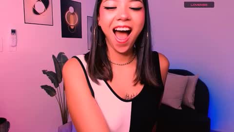 Snapshot of ivonyrose_ chatting on 09-09-25, 10:20 Ivony Rose online show from 09-09-25, 10:20