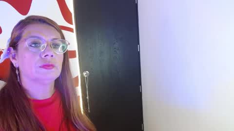 Snapshot of ivory_mistress chatting on 05-19-26, 01:39 ivory_mistress online show from 05-19-26, 01:39