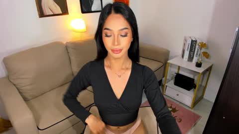 Snapshot of ivorycollins chatting on 01-04-25, 09:43 kirstenelsie online show from 01-04-25, 09:43