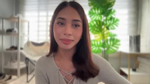 Snapshot of ivorycollins chatting on 10-06-25, 06:33 kirstenelsie online show from 10-06-25, 06:33