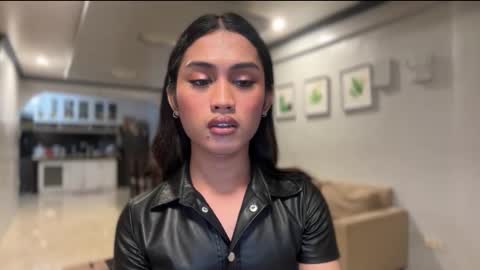 Snapshot of ivorycollins chatting on 10-08-25, 06:16 kirstenelsie online show from 10-08-25, 06:16