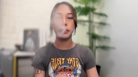 Snapshot of ivorycollins chatting on 11-19-25, 01:27 kirstenelsie online show from 11-19-25, 01:27