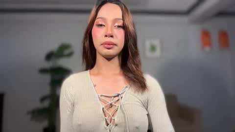 Snapshot of ivorycollins chatting on 12-02-25, 01:11 kirstenelsie online show from 12-02-25, 01:11