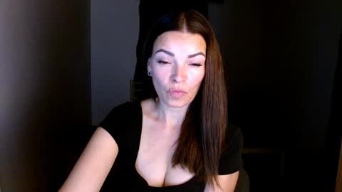 Snapshot of ivorymuse chatting on 05-13-26, 09:44 Lana online show from 05-13-26, 09:44