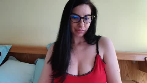 Snapshot of ivoryorchid chatting on 02-08-25, 02:49 Ivory online show from 02-08-25, 02:49