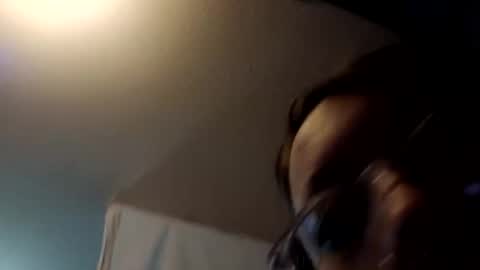 Snapshot of ivorytrixx chatting on 12-01-25, 01:32 ivorytrixx online show from 12-01-25, 01:32