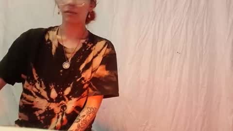 Snapshot of ivorytrixx chatting on 12-01-25, 11:54 ivorytrixx online show from 12-01-25, 11:54