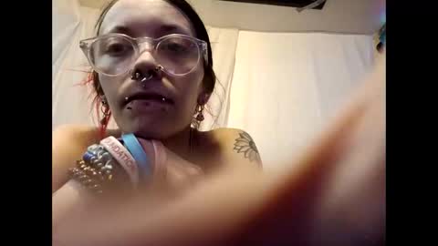 Snapshot of ivorytrixx chatting on 12-16-25, 06:07 ivorytrixx online show from 12-16-25, 06:07