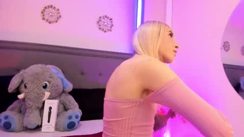 Snapshot of ivvy_rousse chatting on 07-10-26, 01:47 ivi rosse online show from 07-10-26, 01:47