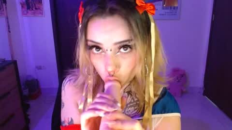 Snapshot of ivy_1111 chatting on 03-08-26, 04:27 Ivy online show from 03-08-26, 04:27