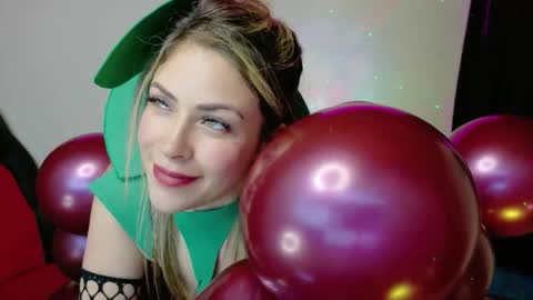 Diana Rojas  online show from 10-26-25, 01:44