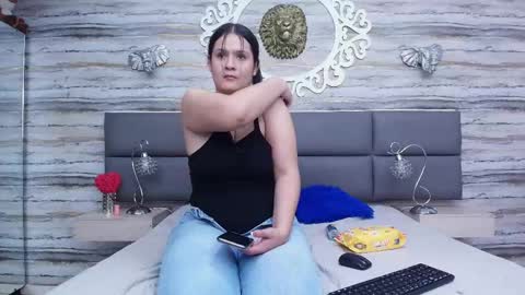 Snapshot of ivy_lux33 chatting on 06-02-26, 11:12 online show from 06-02-26, 11:12