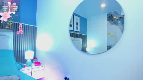 Snapshot of ivy_petit chatting on 06-25-26, 11:20 Ivy petit online show from 06-25-26, 11:20