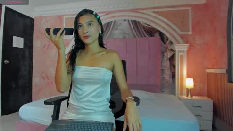 Snapshot of ivy_rae_xxx chatting on 10-25-25, 09:31 Ivy Rae online show from 10-25-25, 09:31