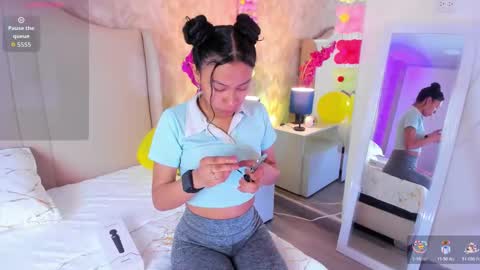 Ivy  online show from 10-26-25, 03:29