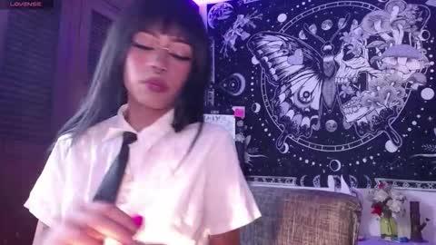 Ivy bank   online show from 11-11-25, 07:47