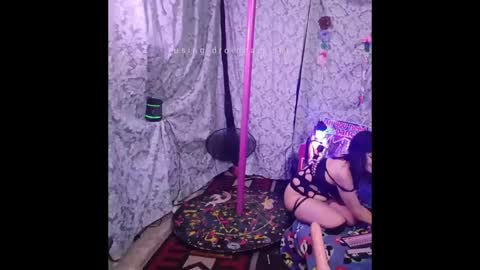 ivyjennifer366 online show from 05-18-26, 04:07
