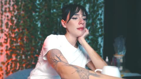 Snapshot of ivyjonson chatting on 12-06-24, 07:12 Miss Ivy online show from 12-06-24, 07:12