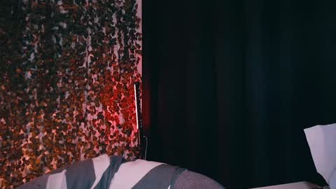 Snapshot of ivyjonson chatting on 01-19-25, 10:28 Miss Ivy online show from 01-19-25, 10:28