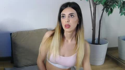Snapshot of ivylustt chatting on 05-22-26, 05:47 IvyLustt online show from 05-22-26, 05:47