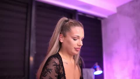 Snapshot of ivyrowa chatting on 02-11-25, 04:22 IvyRowa online show from 02-11-25, 04:22