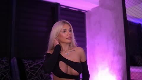 Snapshot of ivyrowa chatting on 09-24-25, 05:38 IvyRowa online show from 09-24-25, 05:38