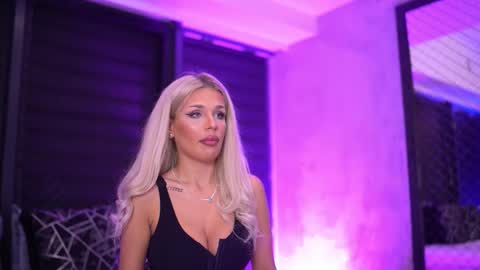 Snapshot of ivyrowa chatting on 10-01-25, 06:03 IvyRowa online show from 10-01-25, 06:03