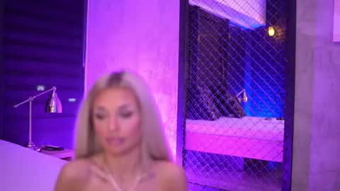 Snapshot of ivyrowa chatting on 10-05-25, 05:22 IvyRowa online show from 10-05-25, 05:22