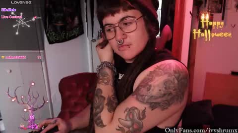 Ivy ShrumX online show from 10-16-25, 10:33