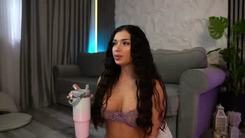 Snapshot of ivyxbelle chatting on 07-19-26, 05:22 Ivy Belle online show from 07-19-26, 05:22