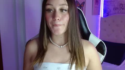 Snapshot of ivyy_crystal chatting on 02-05-25, 11:17 Ivy online show from 02-05-25, 11:17