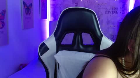 Snapshot of ivyy_crystal chatting on 02-06-25, 11:26 Ivy online show from 02-06-25, 11:26