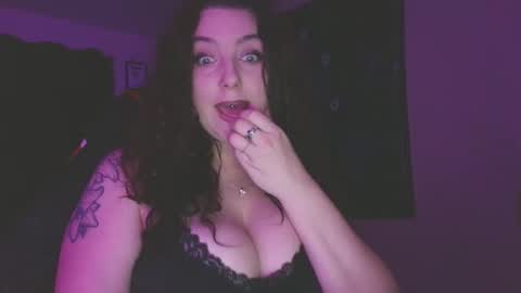 Snapshot of ivyy_sinss chatting on 12-04-25, 01:48 Amiee online show from 12-04-25, 01:48