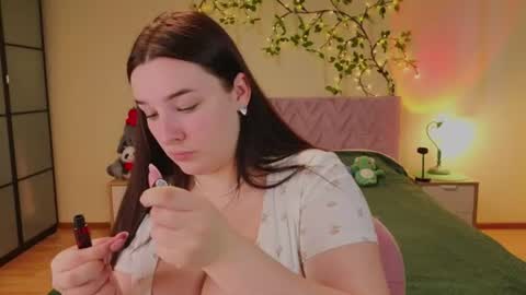 Daisy online show from 06-21-26, 02:25