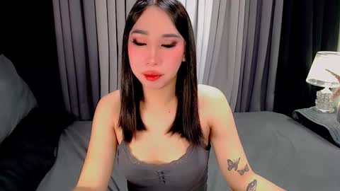 UR LOVELY IYANNA online show from 11-19-25, 06:19