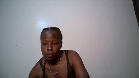 iynika online show from 05-06-26, 10:48