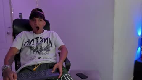 izaack online show from 01-14-25, 04:40