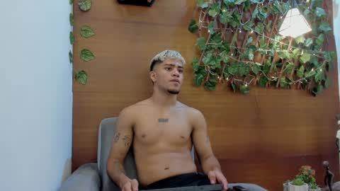 izaack online show from 01-27-25, 03:47