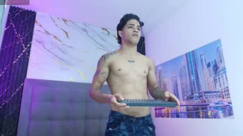 izaack online show from 04-22-26, 06:20